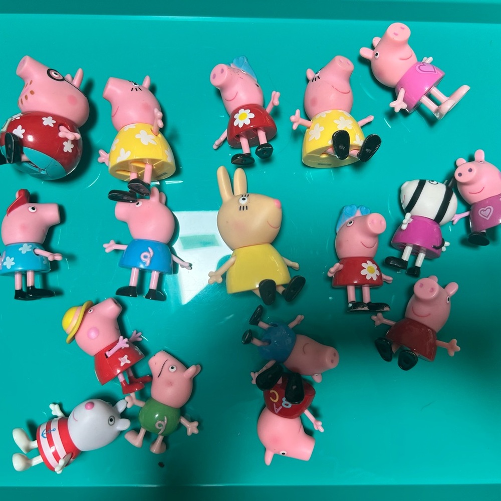 Peppa Pig Pink Yellow Playset Action Figures